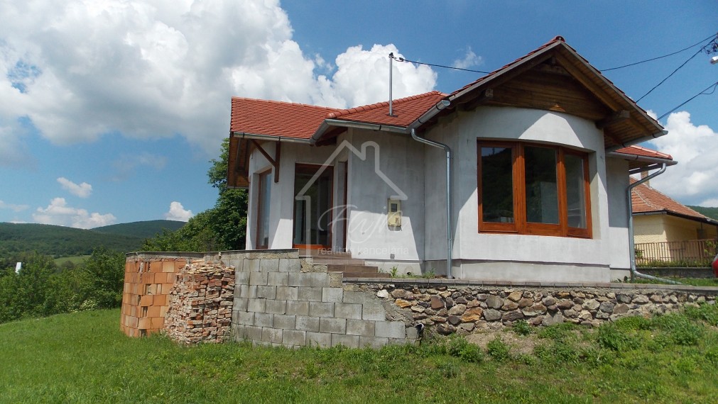 novostavba rodinný dom pár km od hraníc Hollóháza