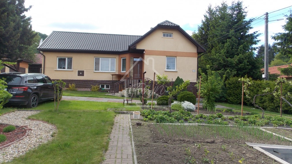 REZERVOVANÝ! rodinný dom s 13 árovou záhradou na predaj Kostoľany nad Hornádom