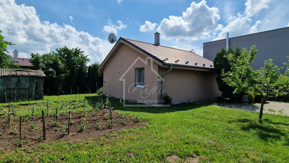 šikovný rodinný dom s 8,5 árovým pozemkom Čaňa